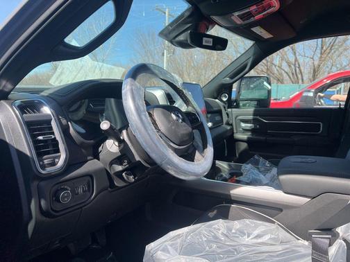 2026 RAM 2500 Laramie Crew Cab 4x4 6'4' Box