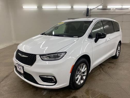2025 Chrysler Pacifica L