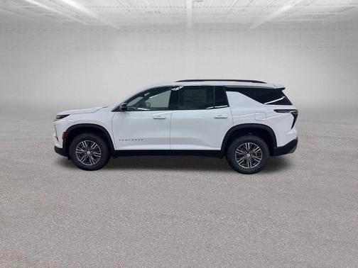 Summit White 2026 Chevrolet Traverse LT
