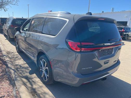 2023 Chrysler Pacifica L