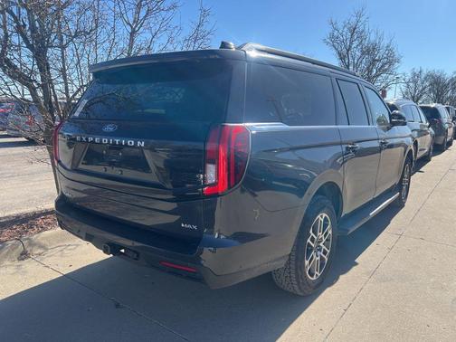2025 Ford Expedition Max Active 4x4