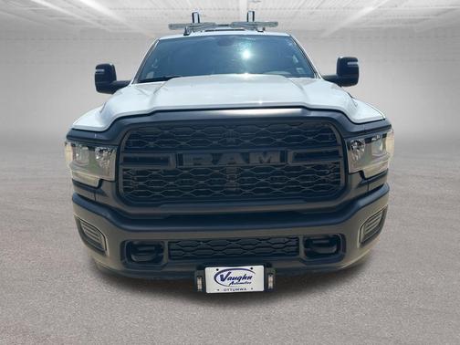 2023 RAM 3500 Tradesman Crew Cab 4x4 8' Box