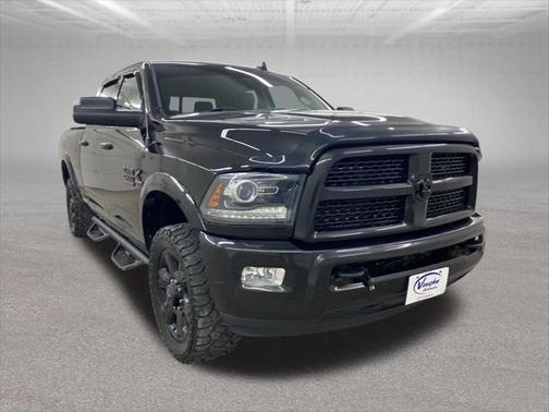 2017 RAM 2500 Laramie Crew Cab 4x4 6'4' Box
