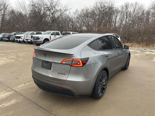 2024 Tesla Model Y Performance Dual Motor All-Wheel Drive