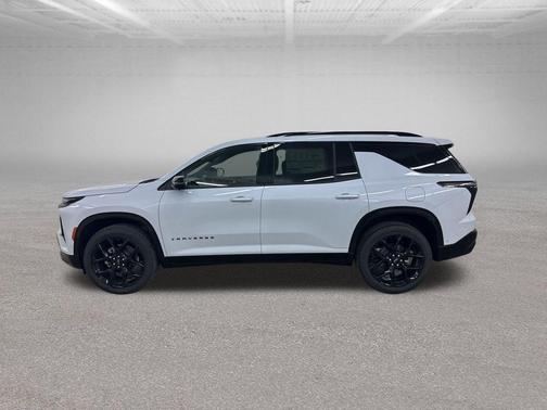 Polar White Tricoat 2026 Chevrolet Traverse RS