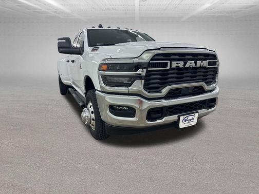 2025 RAM 3500 Tradesman Crew Cab 4x4 8' Box