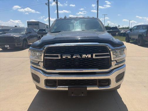 Granite Crystal Metallic Clearcoat 2020 RAM 2500 Tradesman Crew Cab 4X4 6'4' Box
