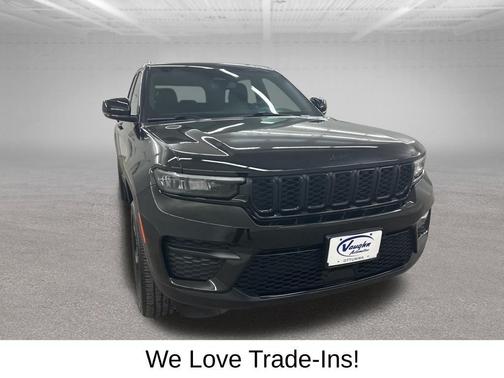 Diamond Black Crystal Pearlcoat 2024 Jeep Grand Cherokee Altitude