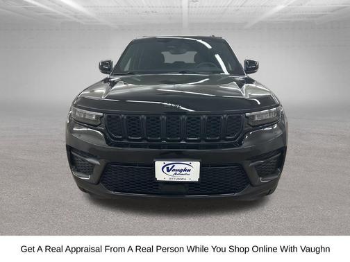 Diamond Black Crystal Pearlcoat 2024 Jeep Grand Cherokee Altitude