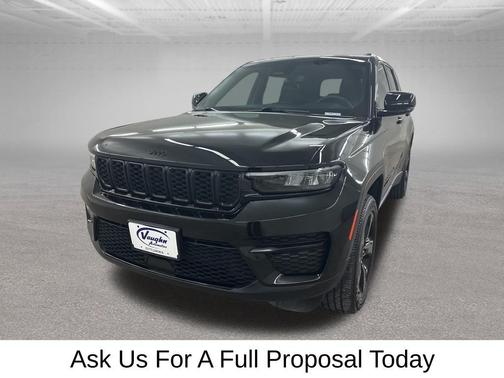 Diamond Black Crystal Pearlcoat 2024 Jeep Grand Cherokee Altitude