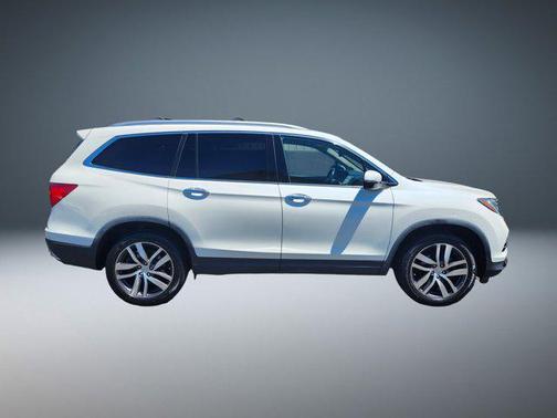 White Diamond Pearl 2017 Honda Pilot Elite