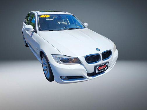Alpine White 2011 BMW 328 xDrive