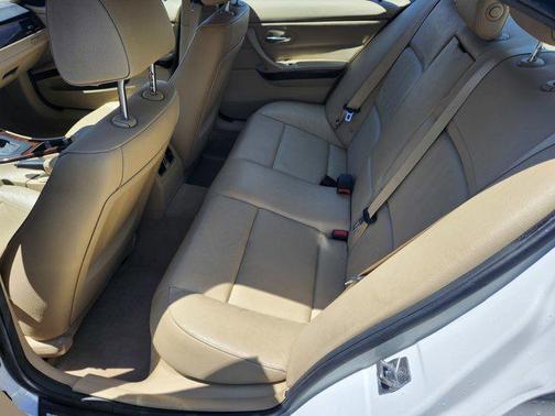 Alpine White 2011 BMW 328 xDrive