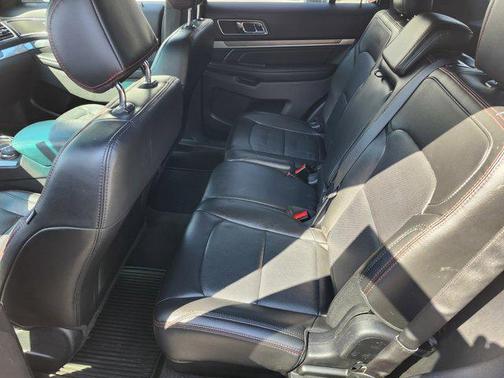 White Platinum Metallic Tri-Coat 2017 Ford Explorer sport