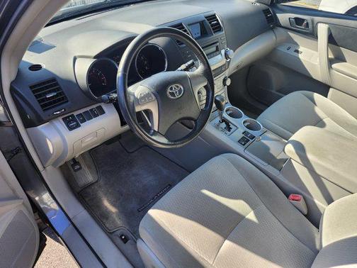 2010 Toyota Highlander SE