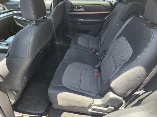 White 2019 Ford Explorer XLT