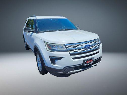 White 2019 Ford Explorer XLT