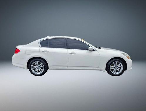 Moonlight White 2013 INFINITI G37x Base