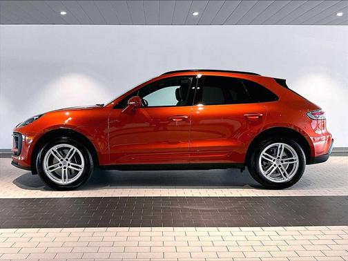 2025 Porsche Macan T