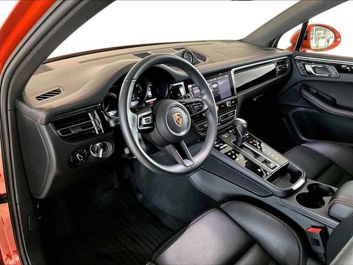 2025 Porsche Macan T