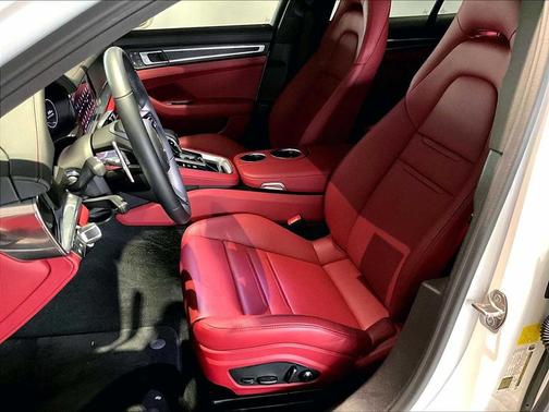 2023 Porsche Panamera Platinum Edition