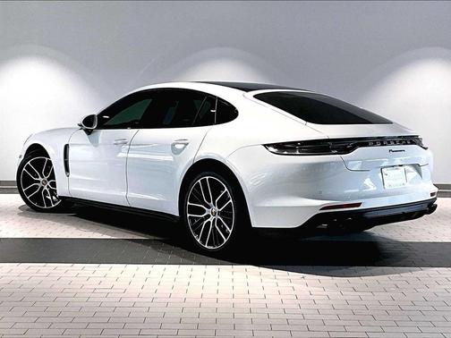 2023 Porsche Panamera Platinum Edition