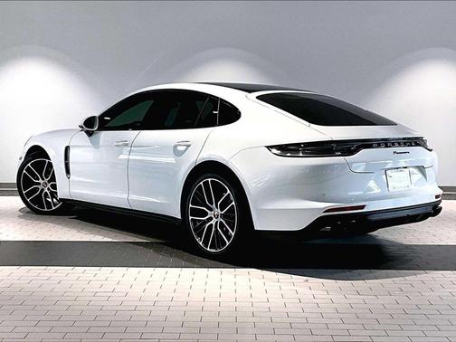 2023 Porsche Panamera Platinum Edition