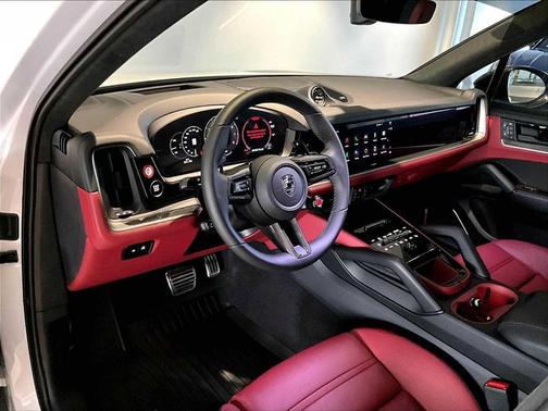 2025 Porsche Cayenne Turbo