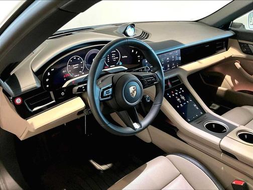 2025 Porsche Taycan RWD