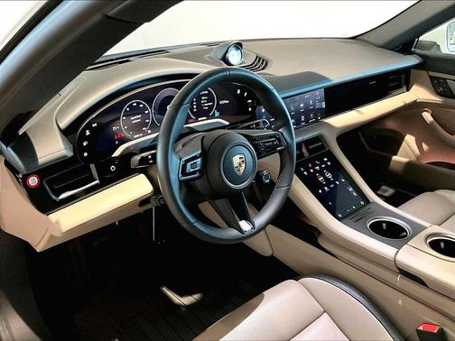 2025 Porsche Taycan RWD