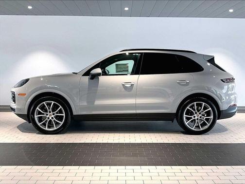 Chalk 2026 Porsche Cayenne Cayenne
