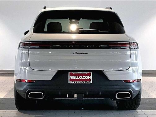 Chalk 2026 Porsche Cayenne Cayenne