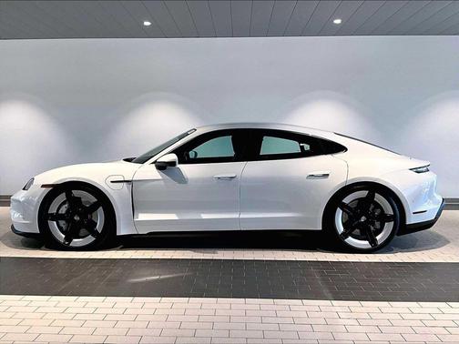 2025 Porsche Taycan RWD