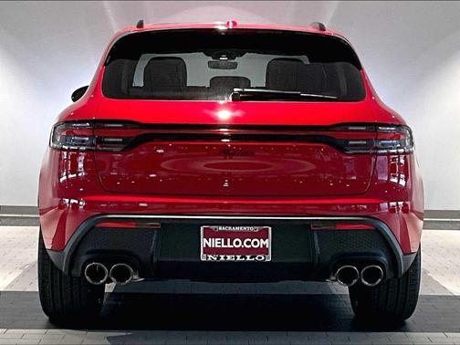 2026 Porsche Macan AWD