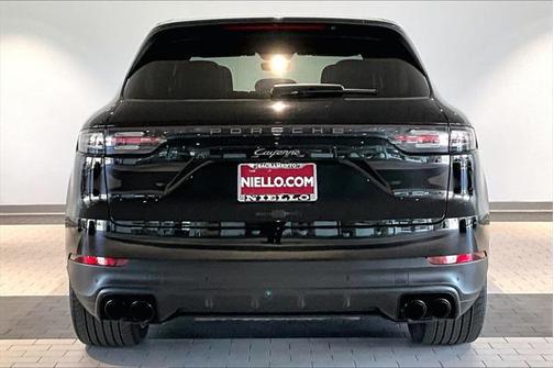 2023 Porsche Cayenne Platinum Edition