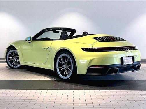 2025 Porsche 911 Carrera