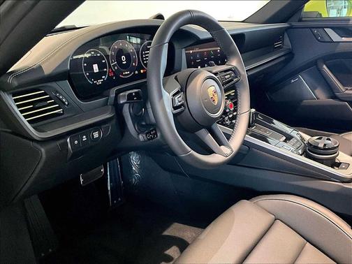 2025 Porsche 911 Carrera