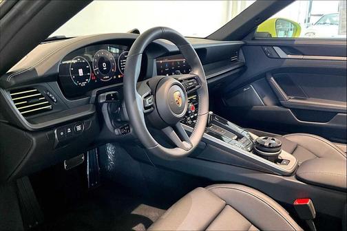 2025 Porsche 911 Carrera