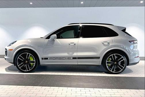 2023 Porsche Cayenne Turbo S