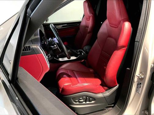 2023 Porsche Cayenne Turbo S