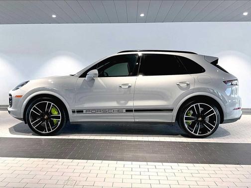2023 Porsche Cayenne Turbo S