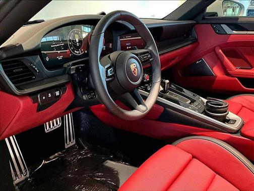 2026 Porsche 911 Carrera 4S Cabriolet