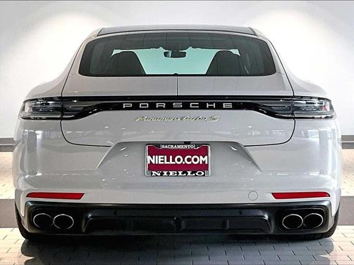 2023 Porsche Panamera Turbo S