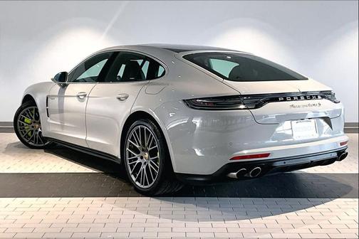 2023 Porsche Panamera Turbo S