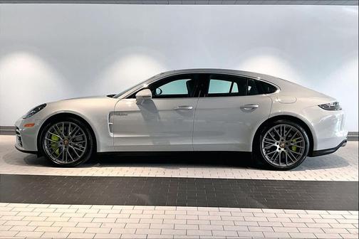 2023 Porsche Panamera Turbo S