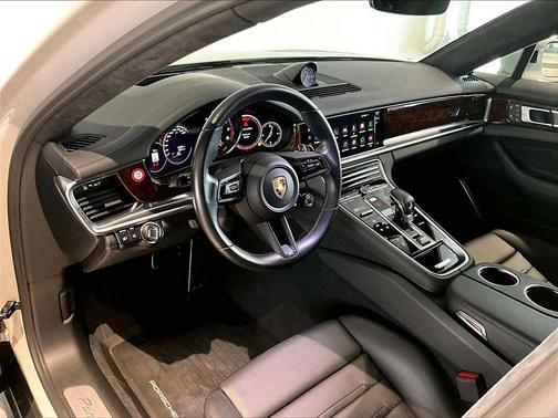 2023 Porsche Panamera Turbo S