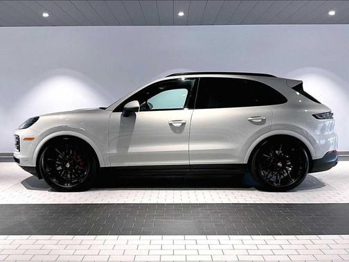 2025 Porsche Cayenne S