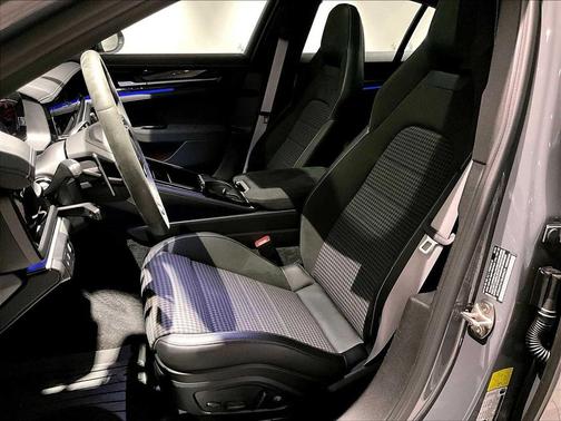 2025 Porsche Panamera 4