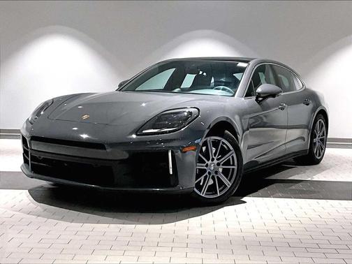 2025 Porsche Panamera 4