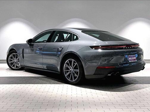 2025 Porsche Panamera 4